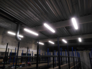 Photo de galerie - Installation d'éclairages dans un entrepôt pour une entreprise 