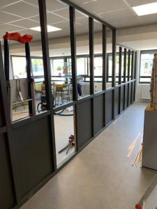 Photo de galerie - Pose cloison bois