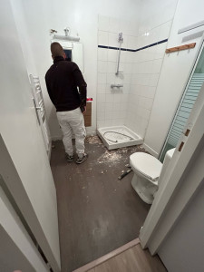 Photo de galerie - Rénovation salle de bain ( carrelage, plomberie )AVANT