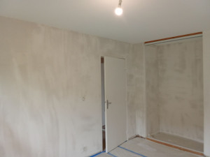 Photo de galerie - Ratissage de 2 chambres 60m2 au murs 