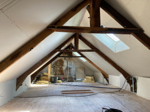 Photo de galerie - Isolation, placo, bande et peinture de futurs chambres sous rampant