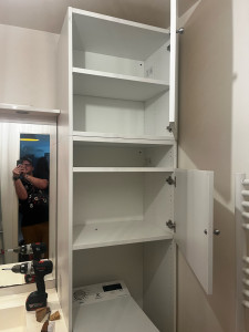 Photo de galerie - Création et agencement d’un meuble de salle de bain pour plus de rangements 