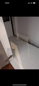 Photo de galerie - Meuble taché avant