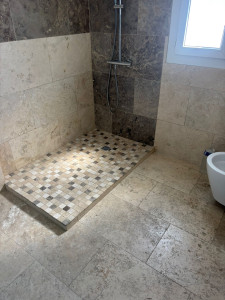 Photo de galerie - Carrelage salle de bain ( murs et sol) 