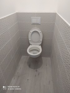 Photo de galerie - Installation de toilette suspendu