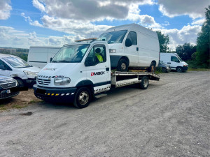 Photo de galerie - Transport remorquage Depanage pour vos besoins de transport, véhicule de collection ou autre voiture en panne ou accident. Faites vos demandes, service rapide.