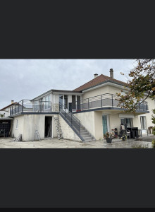 Photo de galerie - Fabrication de garde-corps sur mesure avec rampant d'escalie