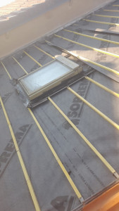 Photo de galerie - Voici une toiture en cours de rénovation travails toujours soigné et surtout sécurisé 