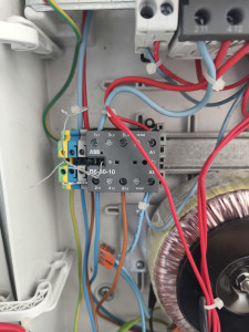 Photo de galerie - Remplacement d'un dispositif contacteur de piscine 