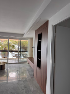 Photo de galerie - Appartement nettoyé avec soin. Prestation de ménage complète : dépoussiérage, nettoyage des sols, cuisine et sanitaires.