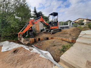 Photo de galerie - Terrassement avec engins et location de matériel