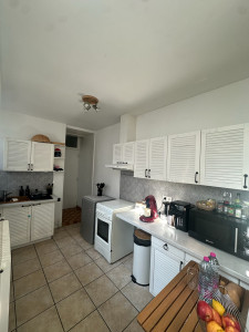 Photo de galerie - Travaux de menuiseries montage de meubles pose de parquet cuisine et régale et intervention sur tout type de fermetures fenêtres porte et volets 