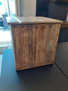 Photo de galerie - Fabrication d'un tabouret coffre en palette 