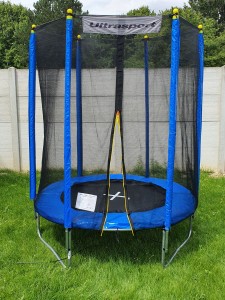 Photo de galerie - Montage d'un trampoline