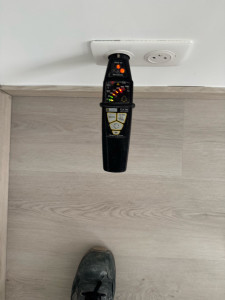 Photo de galerie - Installation des prises 