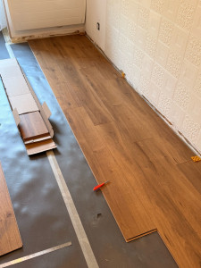 Photo de galerie - Pose de parquet flottant avec sous couche 