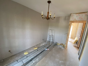 Photo de galerie - Pose armature métallique + pose ba13 + enduit 