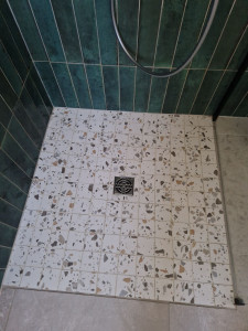 Photo de galerie - Pose de faïence pour une douche à l'italienne !