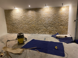 Photo de galerie - Réalisation de pierre apparentes mur intérieur 