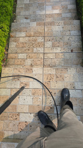 Photo de galerie - Avant -nettoyage d'escalier de terrasse 
incrusté inefficace avec d'autres matériel type karcher k7.
nilfisk 200bars!