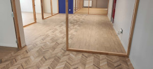 Photo de galerie - Une pose de sol qui change de l’ordinaire ! 
Des motifs variés pour apporter du style, du caractère et une vraie touche d’originalité à vos espaces.