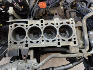Photo de galerie - La répartition effectuée sur l'image est un remplacement de joint de culasse avec une réfection de culasse 