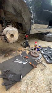 Photo de galerie - Changement disques et plaquettes de freins AV/AR✅