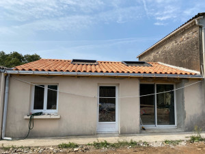 Photo de galerie - Réfection de toiture, changement de gouttières, pose de Velux et volet