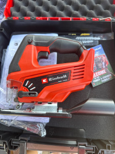 Photo de galerie - Scie sauteuse sans fil avec batterie