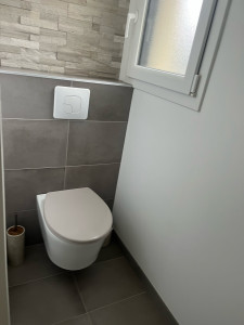 Photo de galerie - Installation d’un WC suspendu