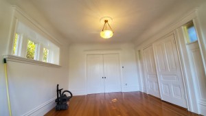 Photo de galerie - Peinture plafond ,murs et boiseries 