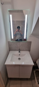 Photo de galerie - Pose miroir luminaire.