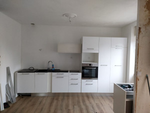 Photo de galerie - La après,modifier et création d'une cuisine 
mur avec isolation,sol électrique, installation de la cuisine 