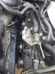 Photo de galerie - Changement d'un pompe à eau Ford focus essence 75 CV 