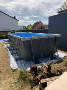 Photo de galerie - Montage piscine