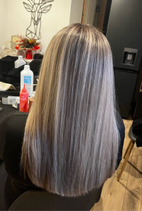 Photo de galerie - Blond froid sur brune 
