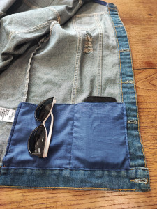 Photo de galerie - Création de poches intérieures sur un blouson en jeans 