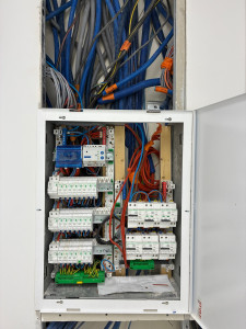 Photo de galerie - Imagine après installation d’un tableau électrique d’un cabinet dentaire .