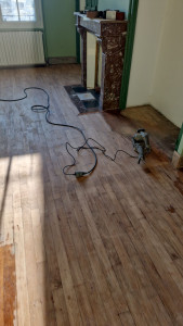 Photo de galerie - Remis a nue prêt a lasurer 