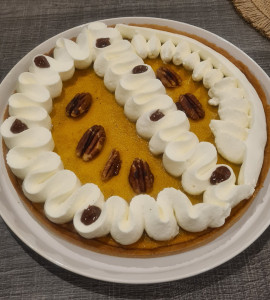 Photo de galerie - Pumpkin pie - tarte à la courge, noix de pécan et chantilly 