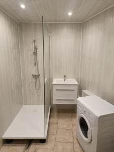 Photo de galerie - Réalisation d'une salle de bain avec douche à l'italienne 