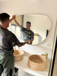 Photo de galerie - Creation d’une nouvelle salle de bain complète, bac de douche, plan double vasques, toilettes suspendues. 