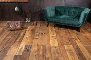 Photo de galerie - Pose parquet pvc, parquet collé, parque cloué, ponçage, vitrification, vernissage,  réaparation parquet, façade bois, abri de jardin, pose terrasse, réparation terrasse, bardage