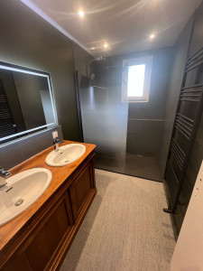 Photo de galerie - Préparation support,pose de papier peint,toile de verre,sol,bande à joints ect…