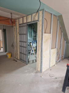 Photo de galerie - Pose porte galandage 