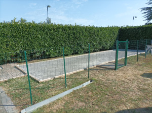 Photo de galerie - Création d’une petite clôture pour un terrain de boule /  remise à niveau du sol 