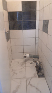 Photo de galerie - Pose du carrelage, faïences et installation d'évacuation WC 