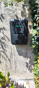 Photo de galerie - Borne de Charge Witty One Hager