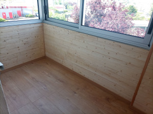 Photo de galerie - Remise a niveau et pose parquets et lambris bois 