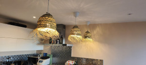 Photo de galerie - Mise en place de 3 lustres 